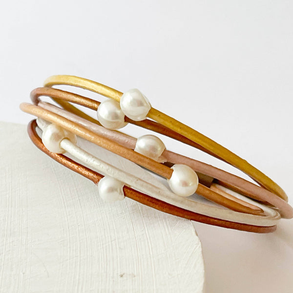 Nest Pretty Things - Pearl and  gold shimmer  bracelet Fall 23