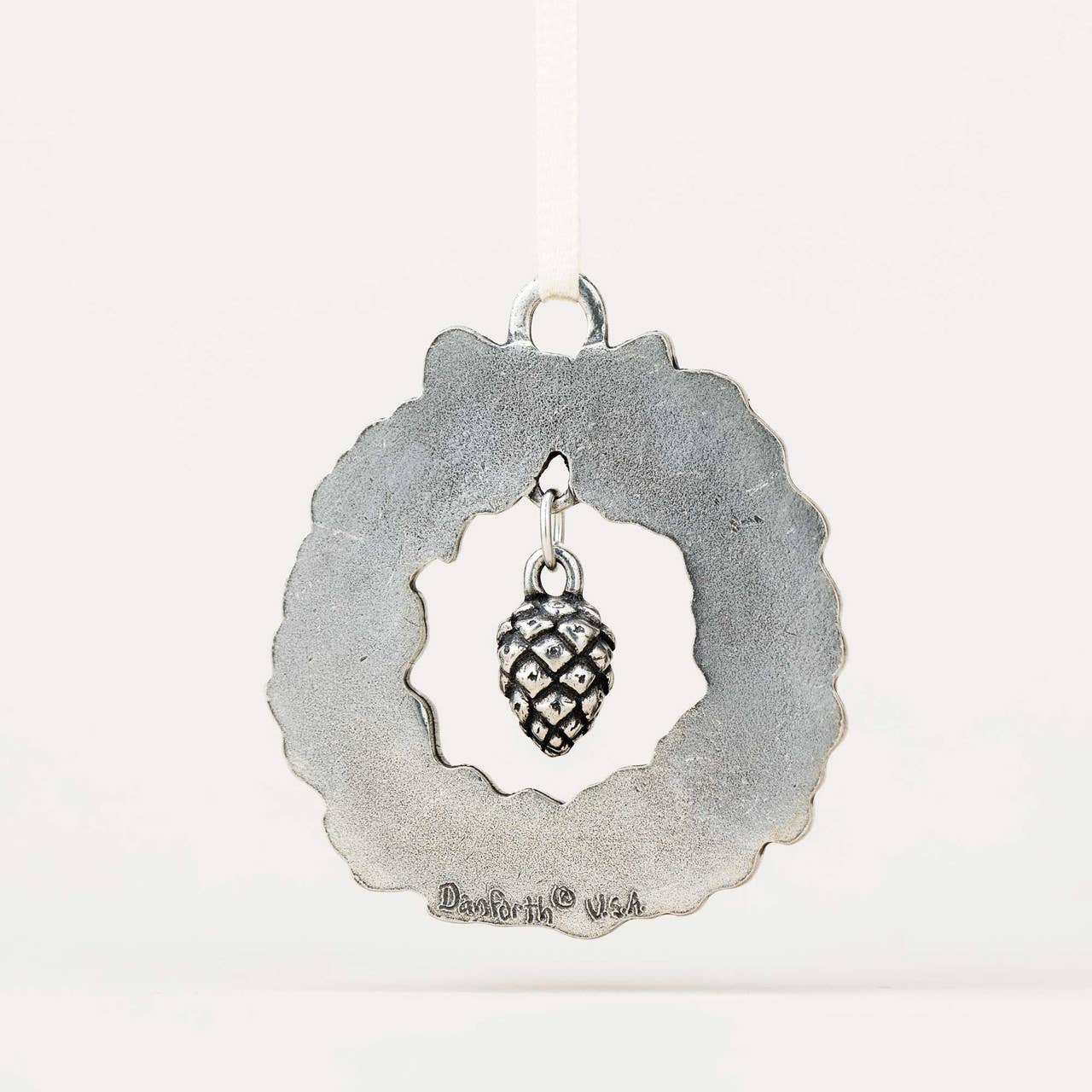 Danforth Pewter - Wreath / Green & Pine Cone