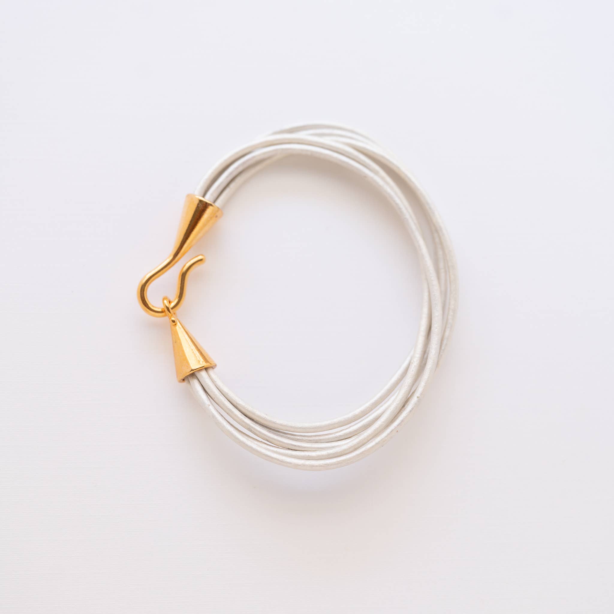 Metallic Leather Bracelets Pearl