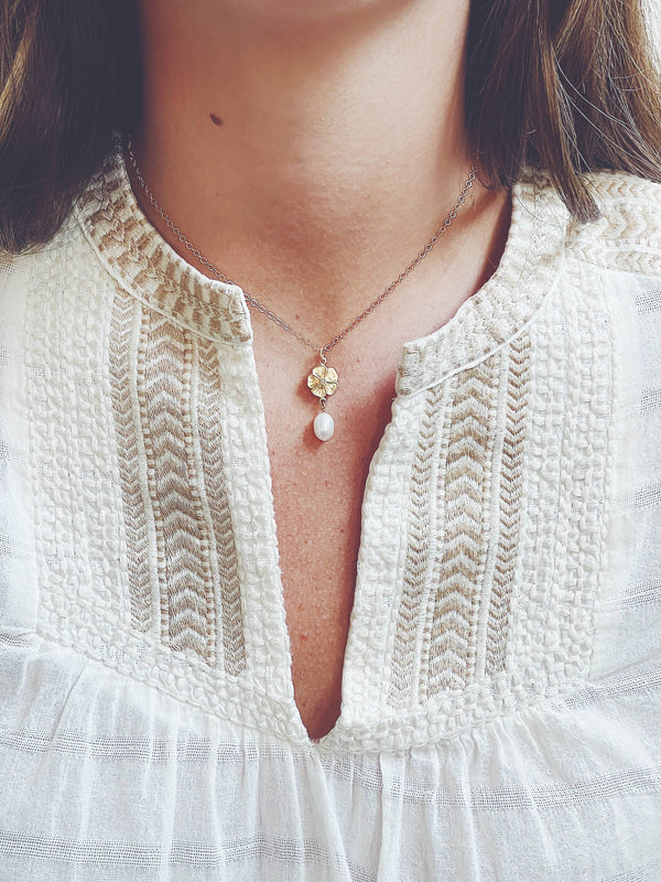 Nest Pretty Things - Gold Flower and Pearl necklace